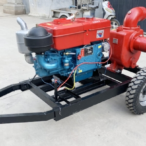 Agricultural small self-priming pump truck