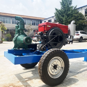 Agricultural multi-stage pump truck